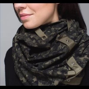 Lululemon Mystic Jungle Fatigue Vinyasa Scarf
